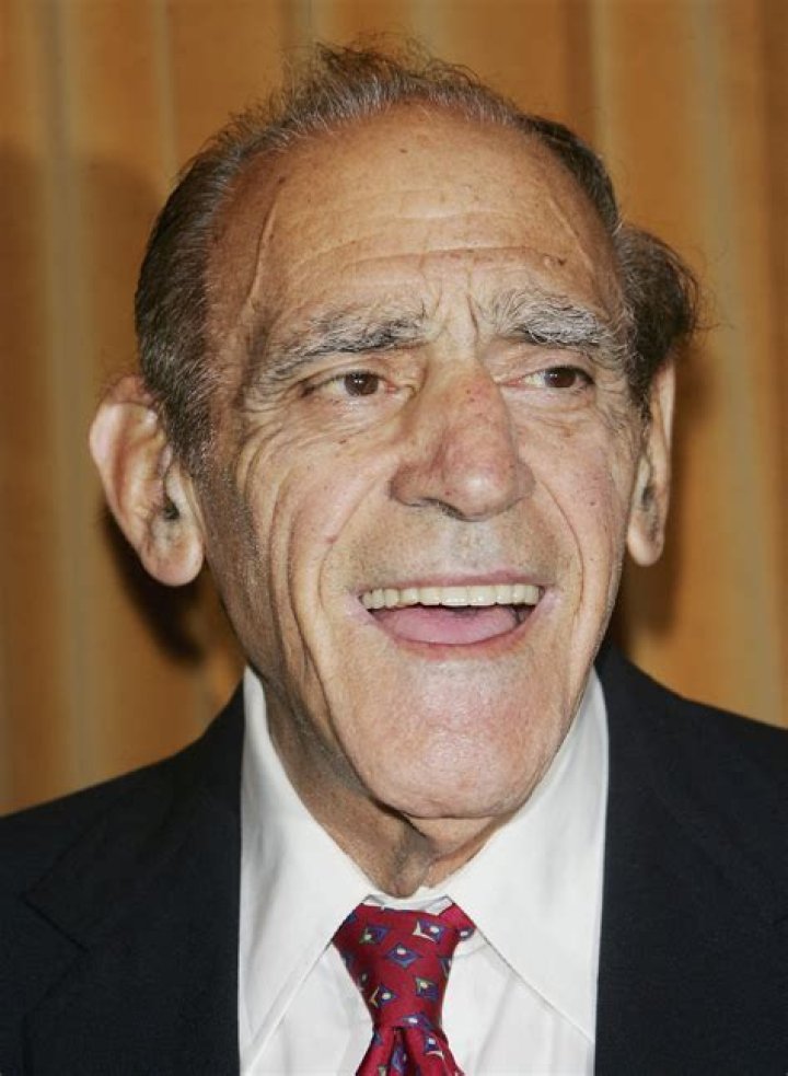Abe Vigoda Biography, Age, Height, Wife, Net Worth, Family
