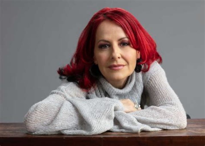Carrie Grant Biography, Age, Height, Husband, Net Worth, Family