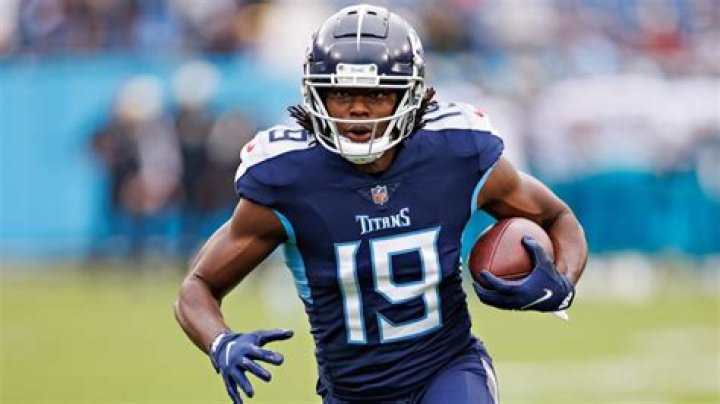 Chris Conley Biography, Age, Height, Wife, Net Worth, Family