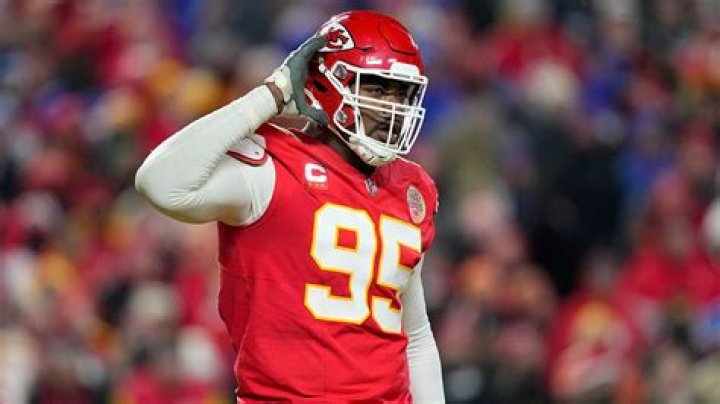 Chris Jones Biography, Age, Height, Wife, Net Worth, Family