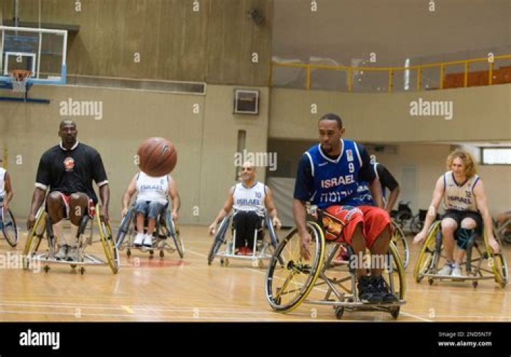 Darnell Lindsay Biography, Age, Height, Wife, Net Worth, Family