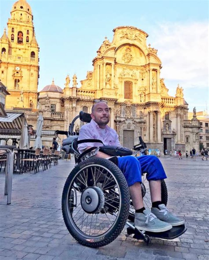 David Holmes biografía, edad, altura, esposo, net worth, familia