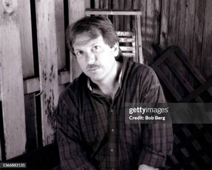 Gary Webb Biography, Age, Height, Wife, Net Worth, Family