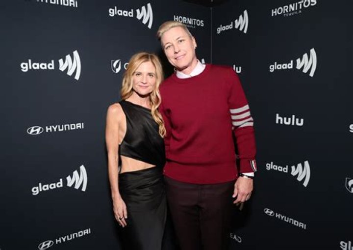 Glennon Doyle biografía, edad, altura, esposa, net worth, familia