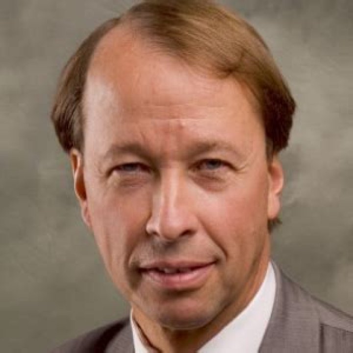 Hamilton E. James Biography, Age, Height, Wife, Net Worth, Family