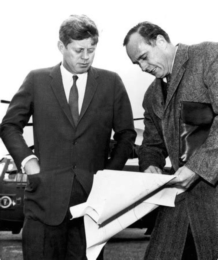 John Carl Warnecke Biography, Age, Height, Wife, Net Worth and Family