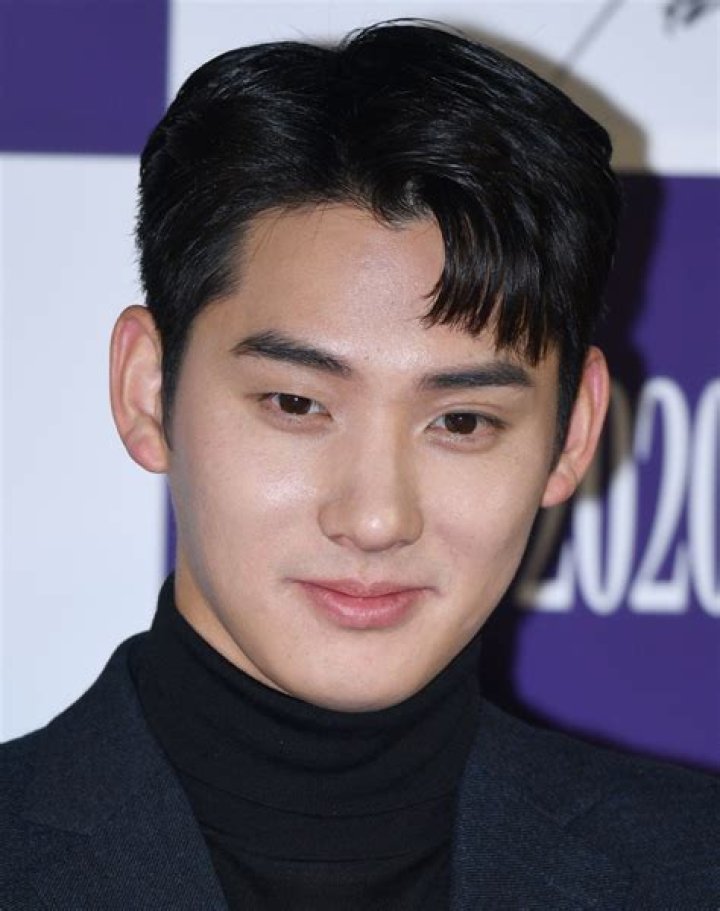Jung Ga-ram Biography, Age, Height, Wife, Net Worth, Family