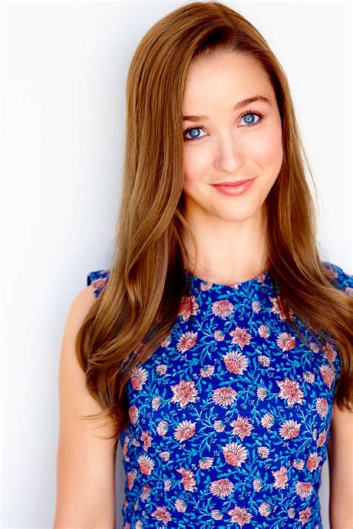 Lily Nicksay Biography, Age, Height, Husband, Net Worth, Family