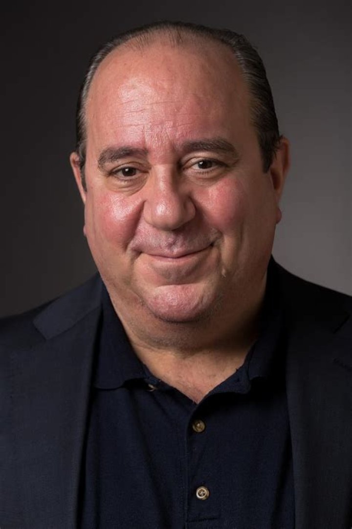 Louis Mustillo biografía, edad, altura, esposo, net worth, familia