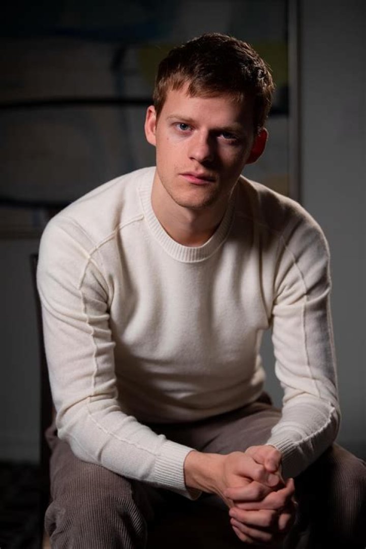 Lucas Hedges Biography, Age, Height, Wife, Net Worth, Family