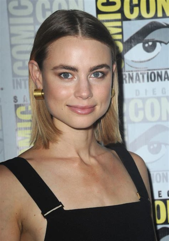 Lucy Fry Biography, Age, Height, Husband, Net Worth, Family
