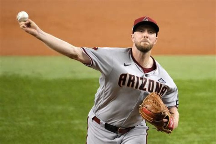 Merrill Kelly Biography, Age, Height, Wife, Net Worth, Family