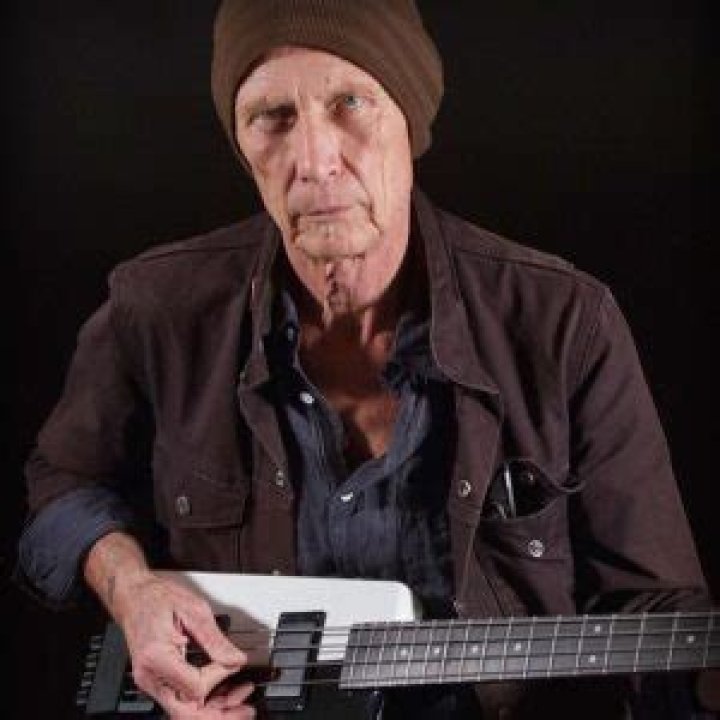 Michael Rhodes Biography, Age, Height, Wife, Net Worth, Family