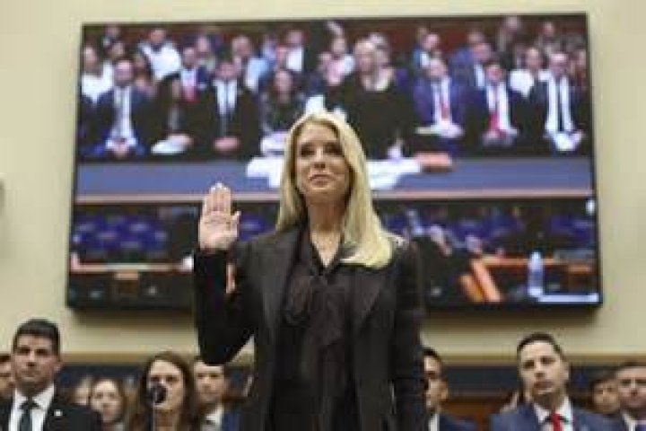 Pam Bondi Biography, Age, Height, Husband, Net Worth, Family