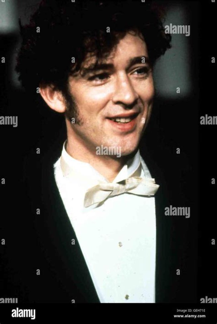 Robert Hines Biography, Age, Height, Wife, Net Worth, Family