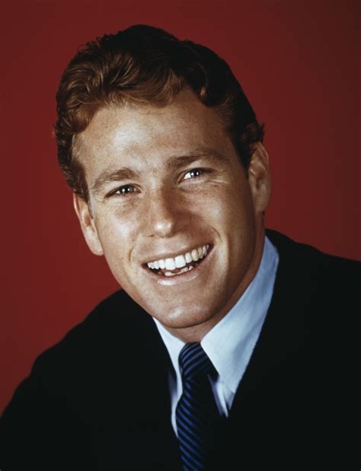 Ryan O'Neal biografía, edad, altura, esposo, net worth, familia