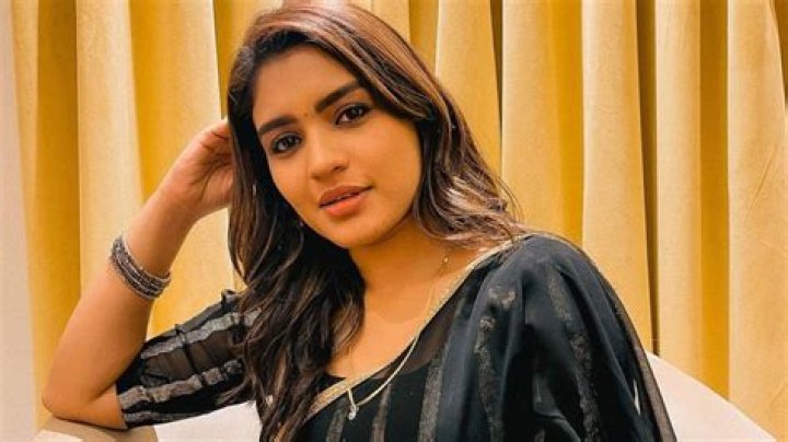 Shabana Biography, Age, Height, Husband, Net Worth, Family