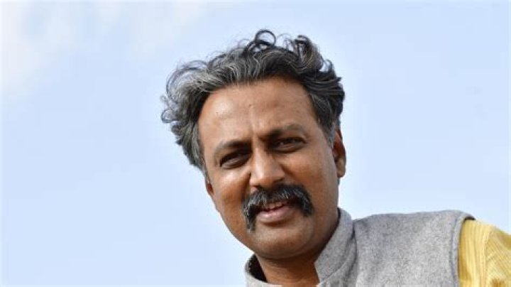 Suchendra Prasad Biography, Age, Height, Wife, Net Worth, Family