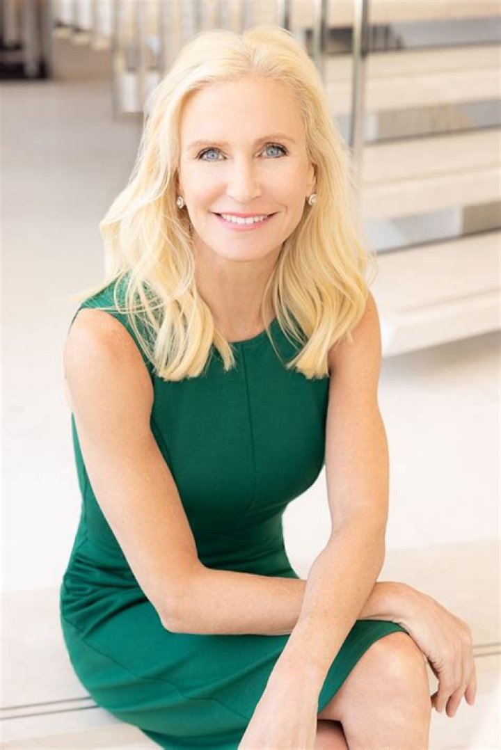 Susan Hawk Biography, Age, Height, Husband, Net Worth, Family