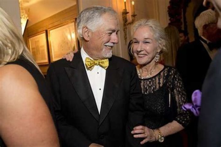 Susie Tompkins Buell Biography, Age, Height, Wife, Net Worth and Family