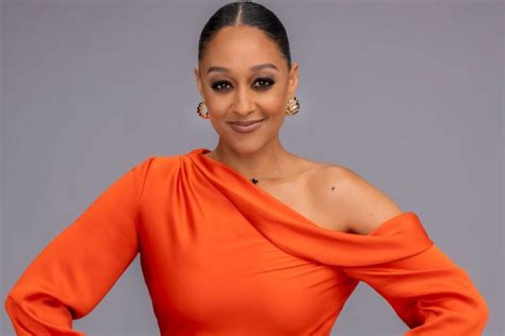 Tia Mowry Biography, Age, Height, Husband, Net Worth, Family